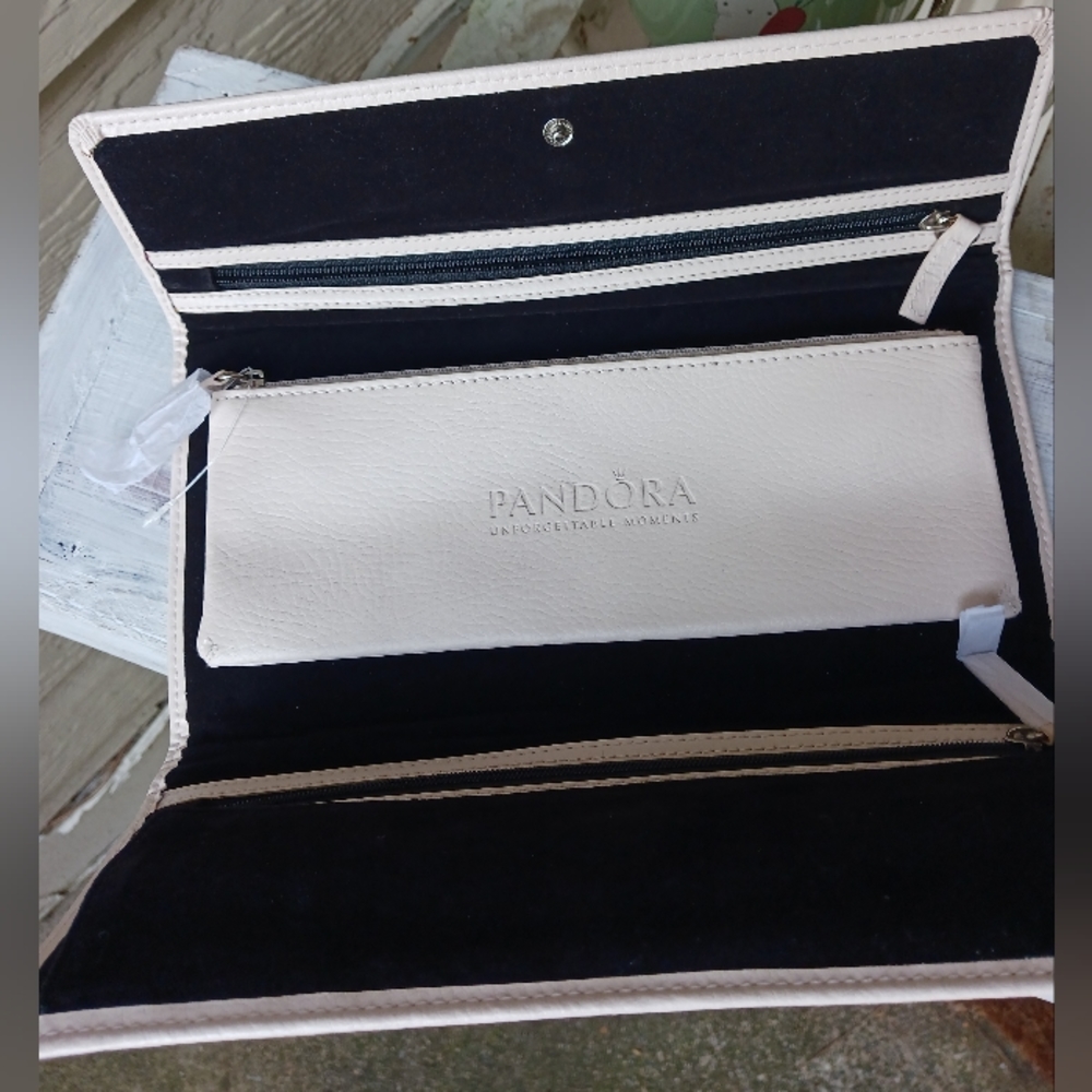 Pandora jewelry roll